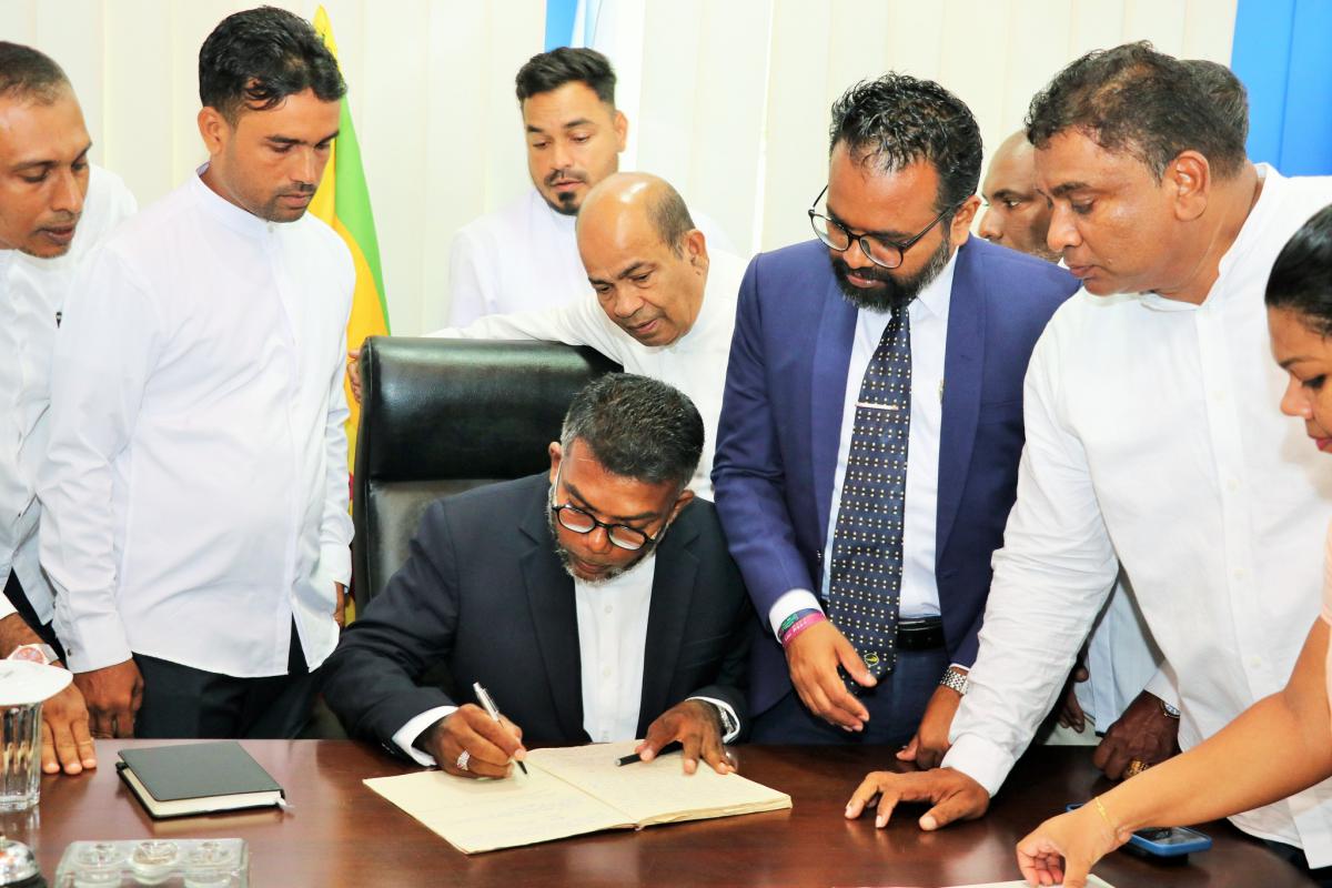 21.07.2025 වන දින බේරුවල නගර සභාවේ අභිනව නගරාධිපති ලෙස ගරු මොහමඩ් අසාහිර් මොහමඩ් මෆාසිම් මැතිතුමාගේ නිල වැඩකටයුතු ආරම්භ කිරීමේ සමාරම්භක උත්සවය බේරුවල නගර සභා පරිශ්‍රයේදී පැවැත්විය