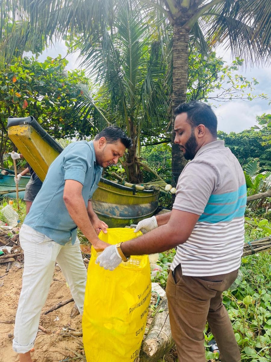 Beach cleaning 05