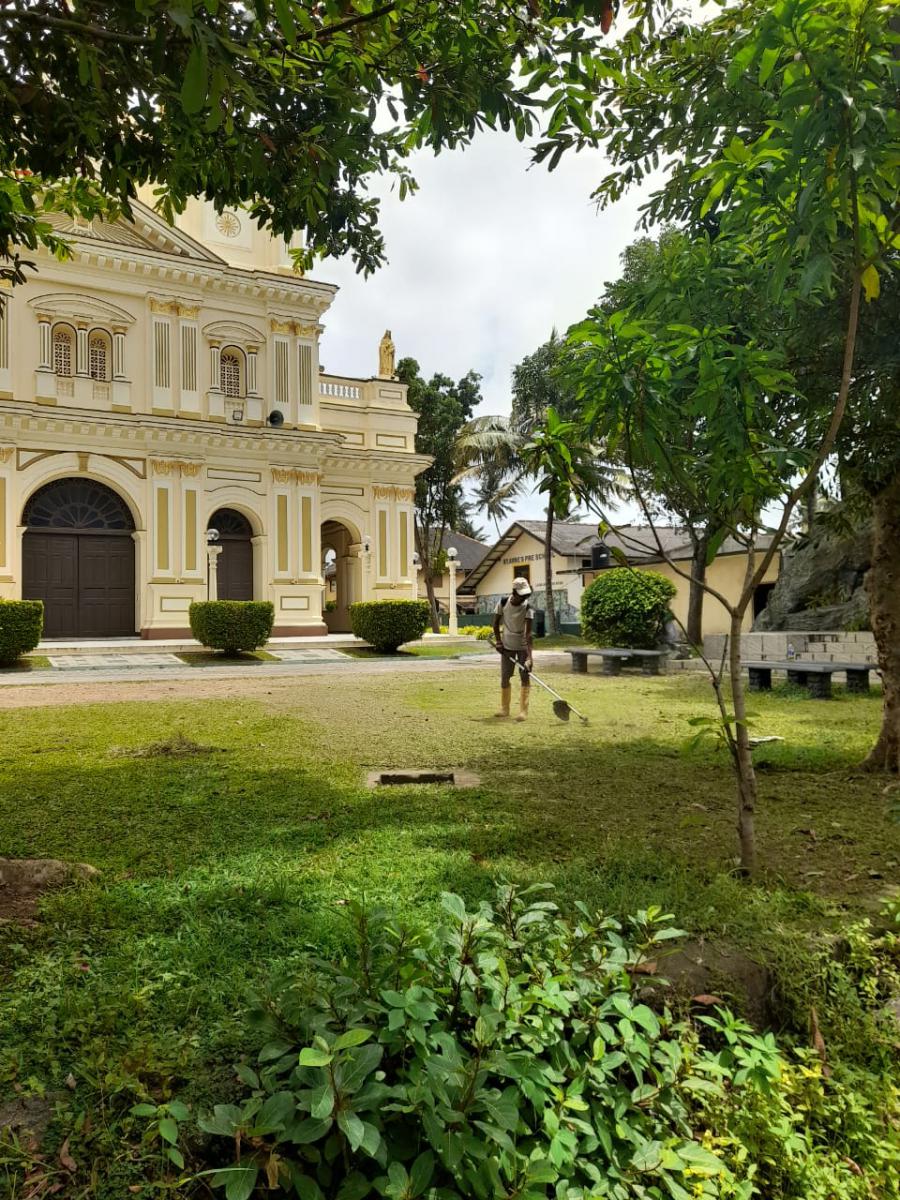 14.07.2025 බේරුවල ශාන්ත ආනා දේවස්ථානයේ 127 වන මංගල්‍ය හා කාදිනල් හිමිපාණන්ගේ පූජක දිවියේ වසර 50 පිරීම නිමිත්තෙන් එම ග්‍රාමයට පිළිගැනීමේ උත්සවය වෙනුවෙන් අවට ප්‍රදේශය සුද්ධ පවිත්‍ර කිරීම